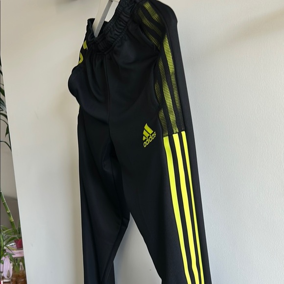 adidas Originals unisex Black and Green Sweatpants - Picture 4 of 7